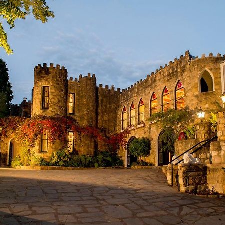 The Manor Basket Range Hotel Екстериор снимка