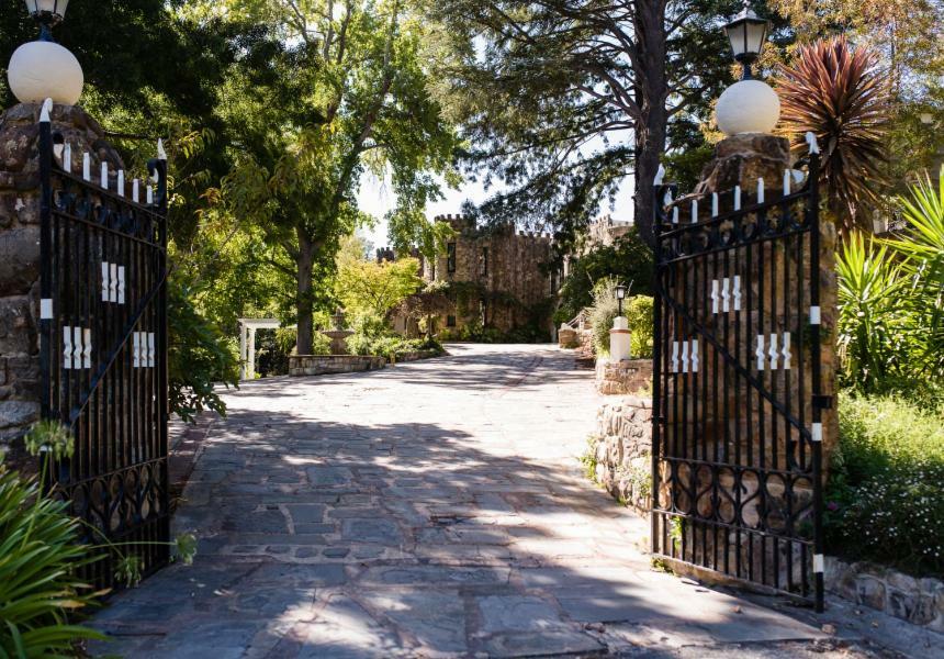 The Manor Basket Range Hotel Екстериор снимка